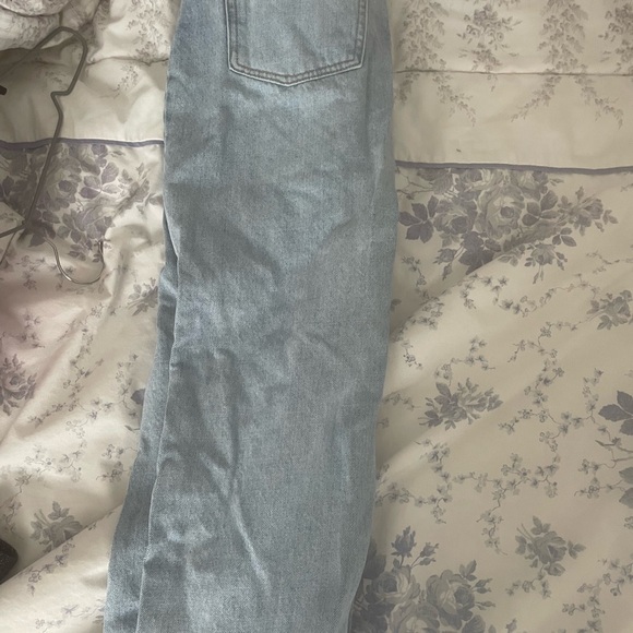 Old Navy Light Blue Boyfriend Jeans - Picture 5 of 5